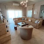 Nikoletta *