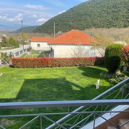 Nikoletta Villa *